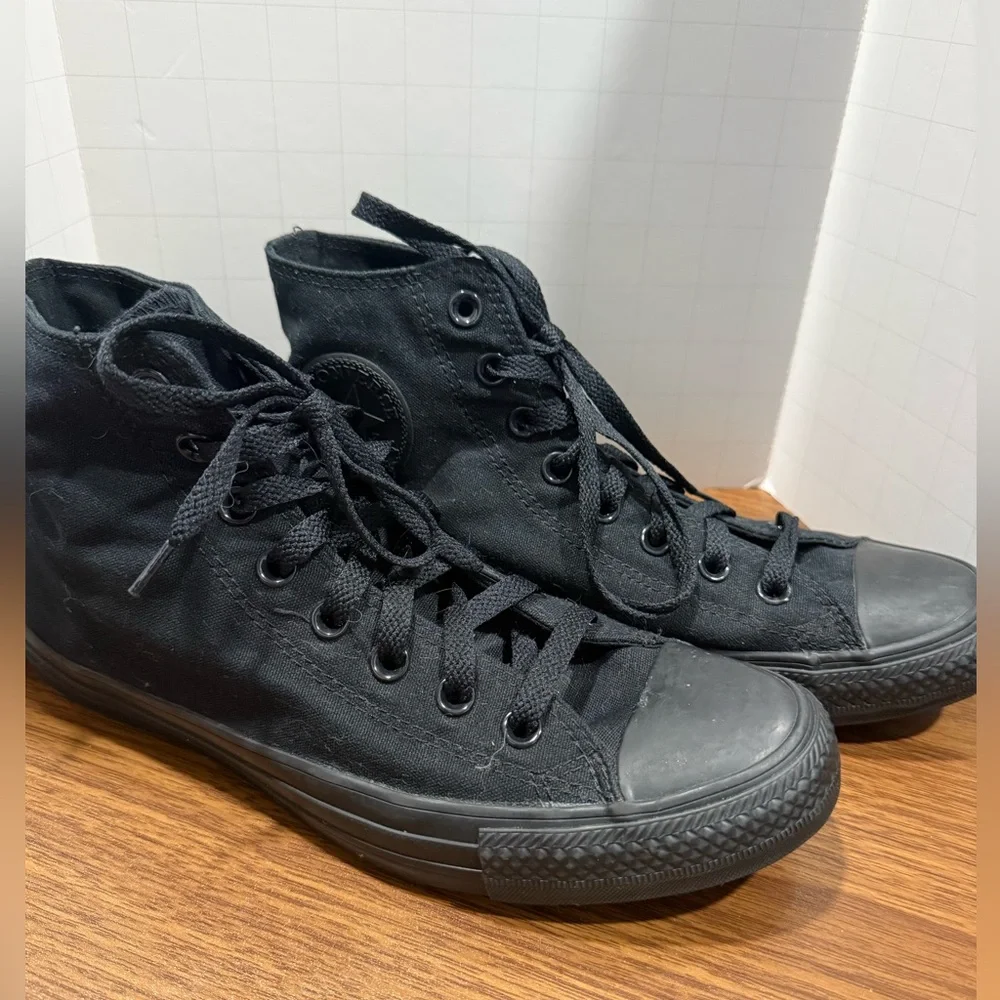 Converse Men's Size 8 Black Canvas High Top Chuck Taylor All Star sneakers, - Picture 3 of 7
